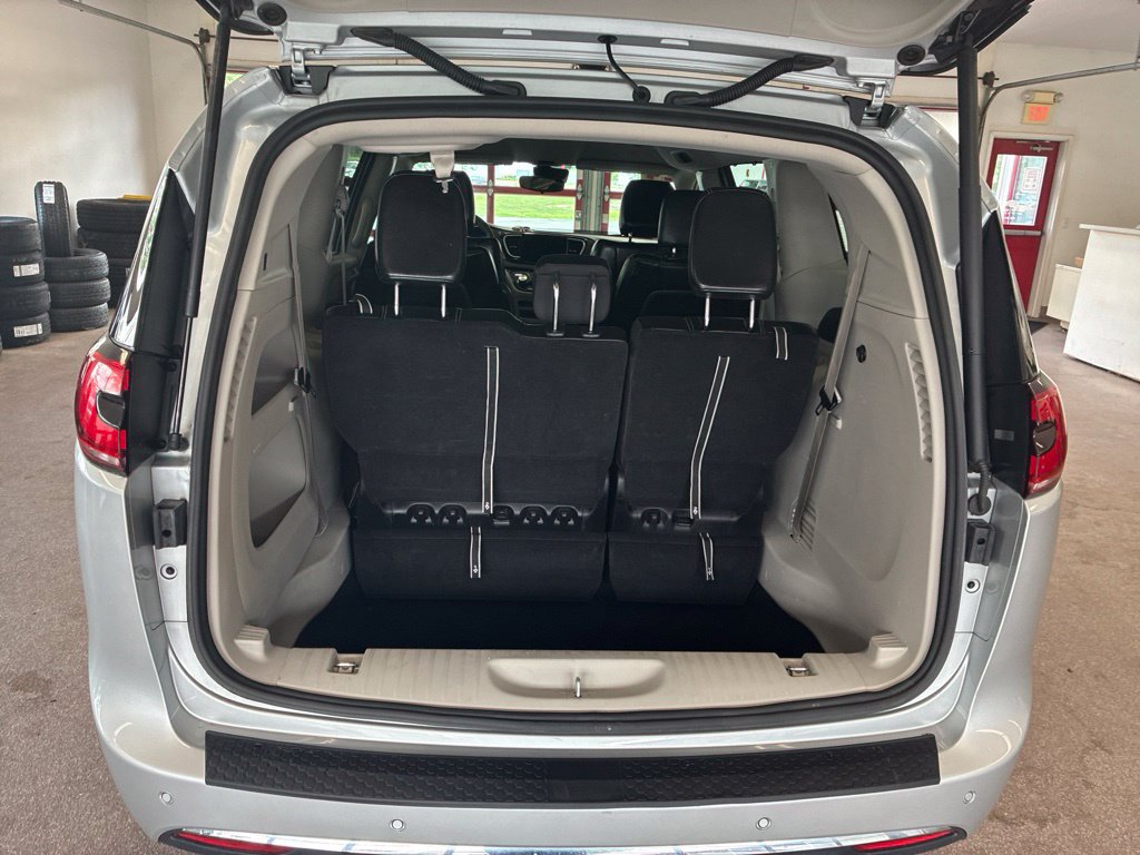 Certified 2024 Chrysler Pacifica Touring-L FWD image 27