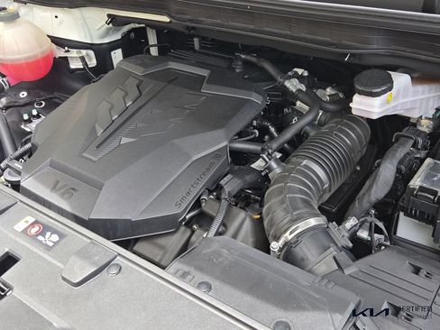 Certified 2023 Kia Carnival LX FWD image 19