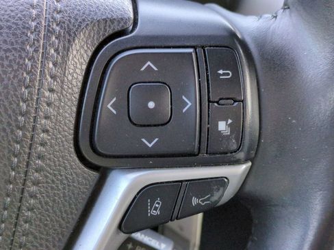 Used 2019 Toyota Highlander Plus image 25