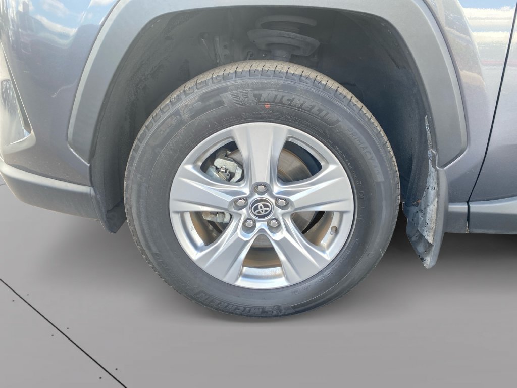 Used 2024 Toyota RAV4 XLE w/ Convenience Package FWD image 28