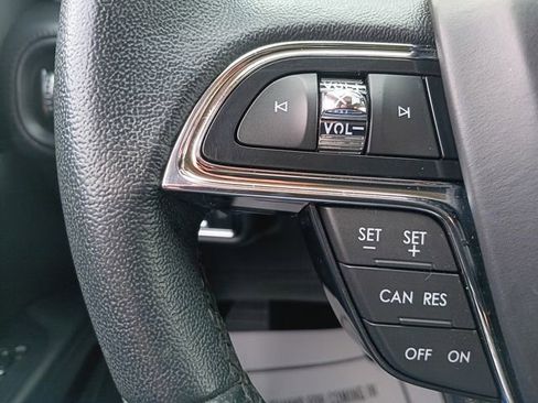 Used 2022 Lincoln Nautilus AWD w/ Premium Package image 5