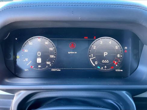 Used 2024 Land Rover Defender 110 SE image 25