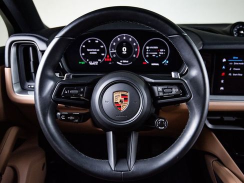 Certified 2024 Porsche Cayenne Coupe AWD/4WD image 26