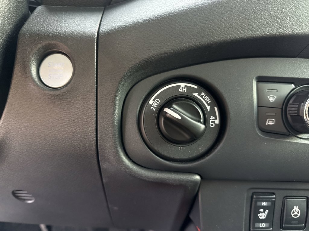 Used 2022 Nissan Frontier PRO-4X AWD/4WD image 30