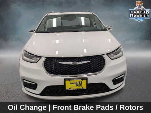 Used 2022 Chrysler Pacifica Limited image 2