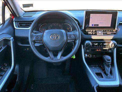 Used 2025 Toyota RAV4 LE image 5