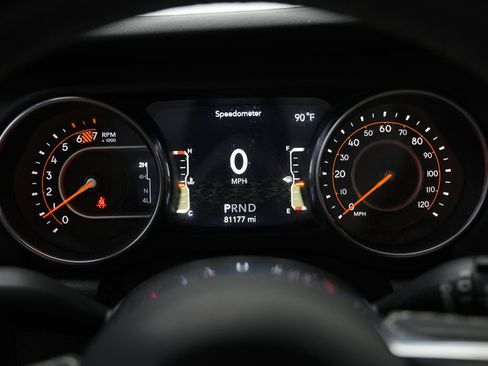 Used 2018 Jeep Wrangler Unlimited Sahara w/ Dual Top Group AWD/4WD image 45