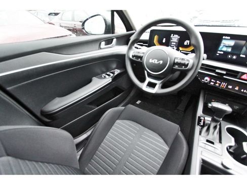 New 2026 Kia K5 LXS FWD image 7