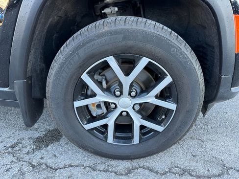 Used 2023 Jeep Grand Cherokee L Limited w/ Trailer Tow Group (B) image 14