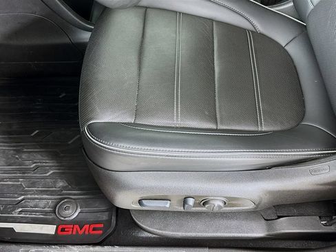 Used 2023 GMC Acadia Denali w/ Denali Ultimate Package AWD/4WD image 23