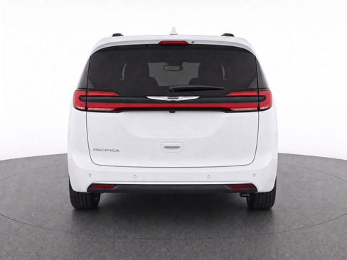 Used 2021 Chrysler Pacifica Touring-L w/ Premium & Safety Sphere Group FWD image 7