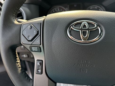 Used 2020 Toyota Tacoma TRD Off-Road AWD/4WD image 25