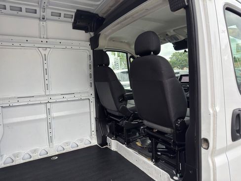 Used 2025 RAM ProMaster 2500 w/ Convenience Group FWD image 23