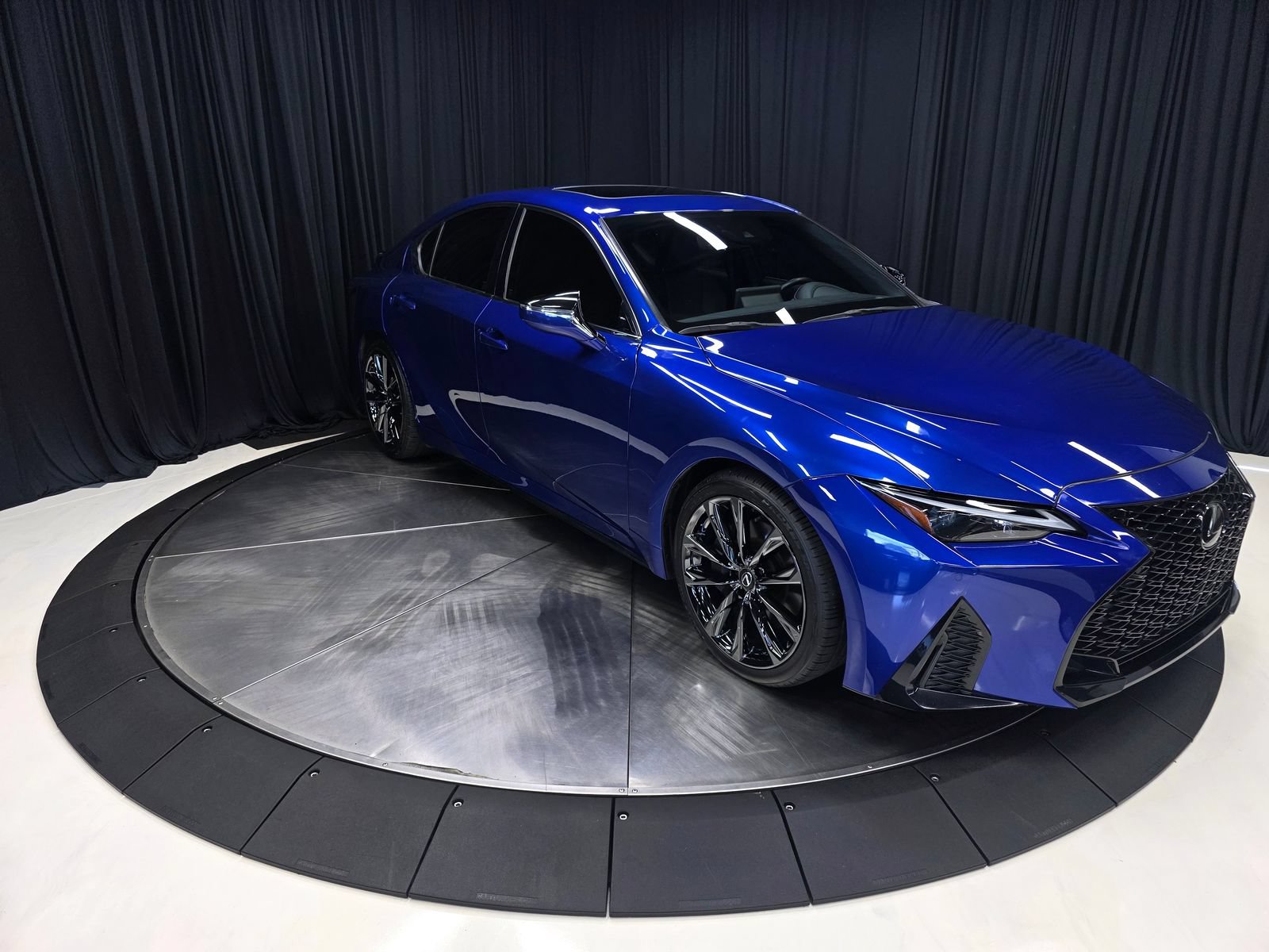 Used 2023 Lexus IS 350 F Sport w/ Memory Package RWD image 7