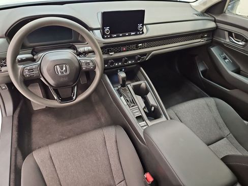 Certified 2025 Honda Accord SE image 19