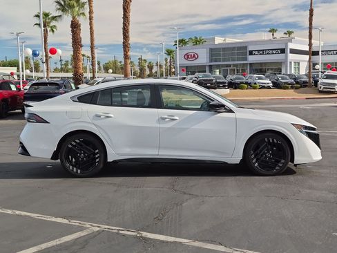 New 2027 Nissan Sentra SR w/ SR Premium Package FWD image 5