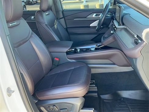 Used 2025 Ford Explorer Platinum image 22