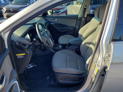 Used 2018 Hyundai Santa Fe SE FWD image 16