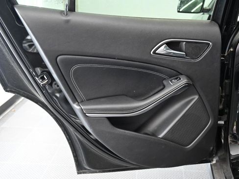 Used 2016 Mercedes-Benz GLA 250 4MATIC image 32
