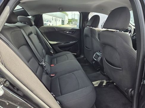 Used 2018 Chevrolet Malibu LT FWD image 16