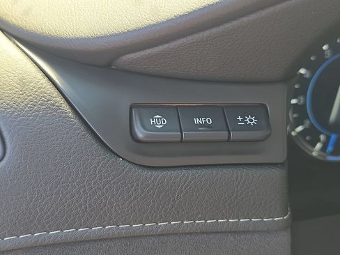 Used 2019 Cadillac Escalade ESV Premium Luxury RWD image 21