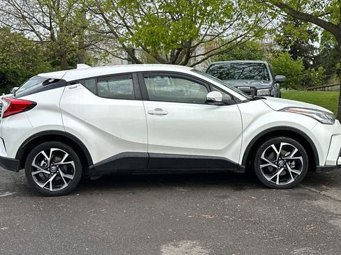 Used 2021 Toyota C-HR XLE FWD image 8
