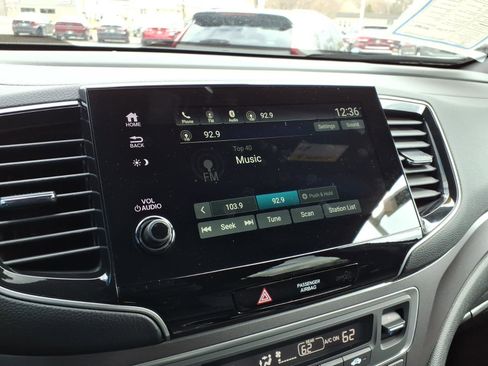 Certified 2025 Honda Passport EX-L image 18