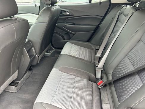 Used 2025 Chevrolet Trax LT FWD image 15