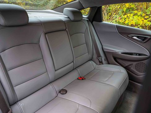 Used 2018 Chevrolet Malibu LT w/ Leather Package image 24