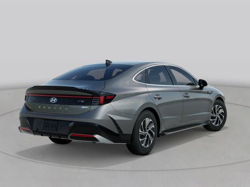 New 2026 Hyundai Sonata Blue FWD image 4