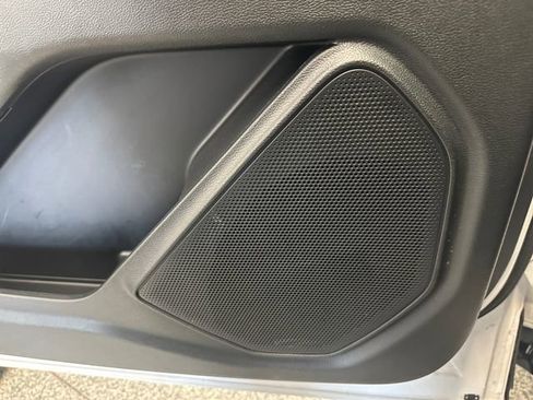 Used 2023 Ford Explorer Limited image 23