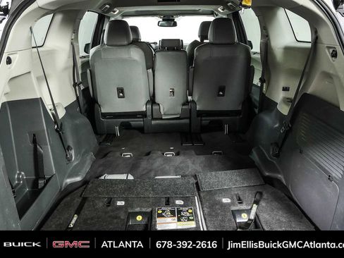 Used 2024 Toyota Sienna XLE FWD image 33
