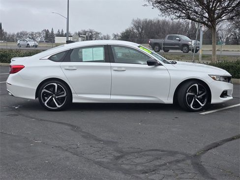 Used 2022 Honda Accord Sport image 3