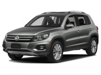 Used 2015 Volkswagen Tiguan SE image 1