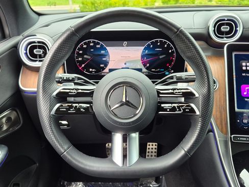 Certified 2025 Mercedes-Benz GLC 300 4MATIC image 18