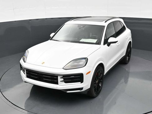 Certified 2024 Porsche Cayenne S AWD/4WD image 31