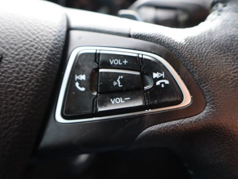 Used 2017 Ford Escape SE w/ Equipment Group 201A image 30