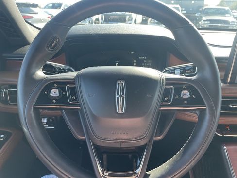 Used 2020 Lincoln Aviator Reserve w/ Elements Package Plus image 13