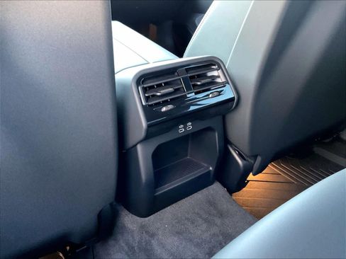 Certified 2026 BMW i5 eDrive40 w/ Premium Package RWD image 34