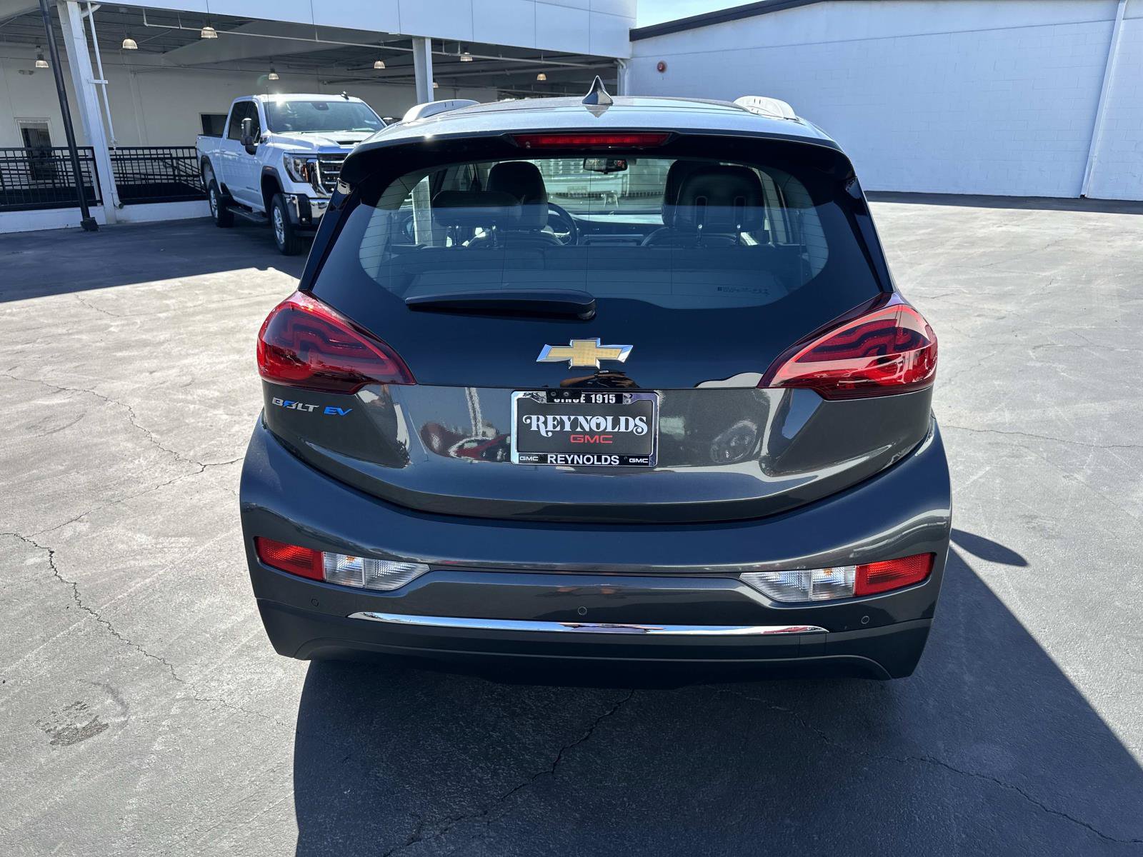 Used 2019 Chevrolet Bolt Premier w/ Infotainment Package FWD image 6