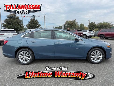 Used 2025 Chevrolet Malibu LT FWD image 2