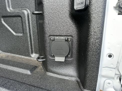 Used 2024 Chevrolet Silverado 2500 LT AWD/4WD image 31