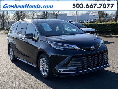 Used 2022 Toyota Sienna Platinum