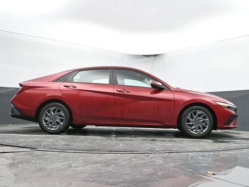 Used 2024 Hyundai Elantra SEL image 49