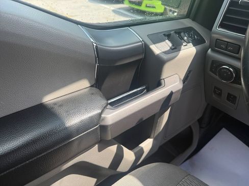 Used 2019 Ford F150 XLT w/ Equipment Group 302A Luxury AWD/4WD image 17