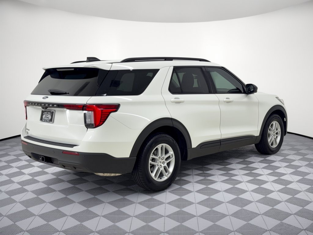 Used 2026 Ford Explorer Active RWD image 9