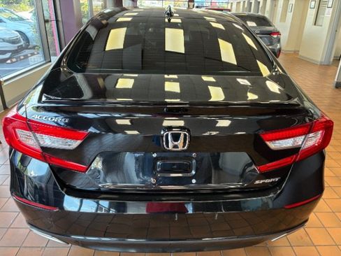 Used 2021 Honda Accord Sport image 11