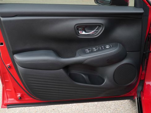 Used 2023 Honda HR-V EX-L image 13