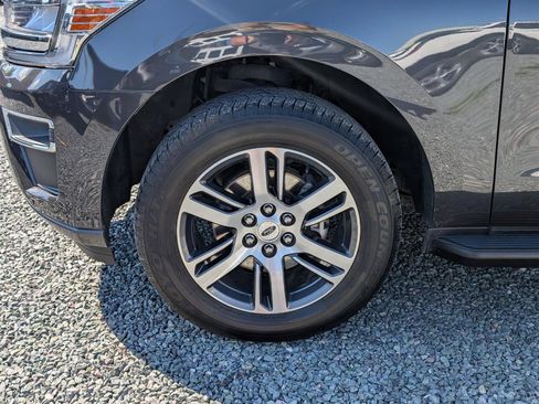 Used 2024 Ford Expedition Max Limited image 9