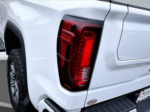 Used 2024 GMC Sierra 1500 AT4 w/ Technology Package AWD/4WD image 31